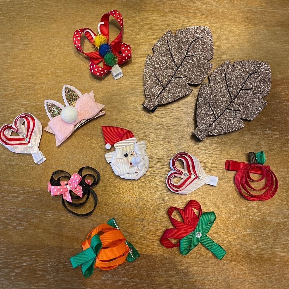 Seasonal/holiday girls hair clips